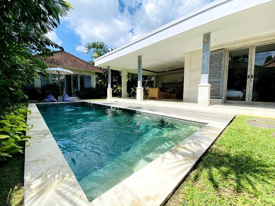Villa Biru - 500M Batubelig Beach Canggu Esterno foto